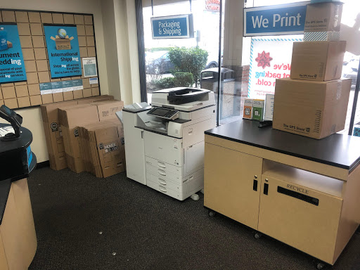 Shipping and Mailing Service «The UPS Store», reviews and photos, 208-10 Cross Island Pkwy, Bayside, NY 11360, USA