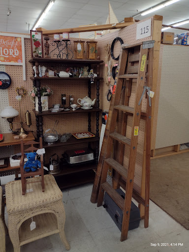 Flea Market «Emporium 1101 - Anderson», reviews and photos, 2200 S Scatterfield Rd, Anderson, IN 46012, USA