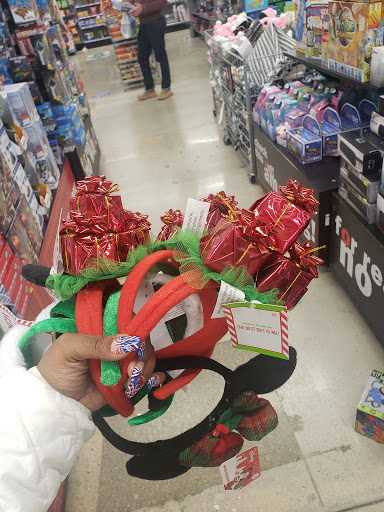 Variety Store «Five Below», reviews and photos, 1730 W Fullerton Ave #17, Chicago, IL 60614, USA