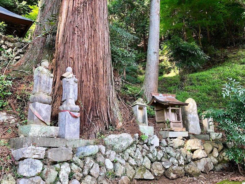 子安神社