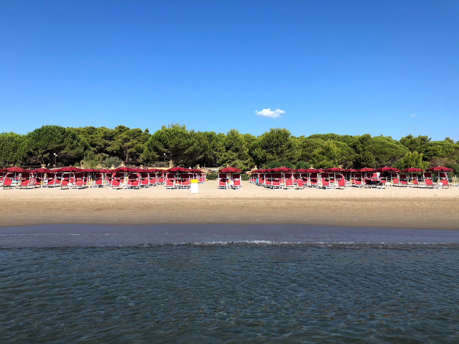 Valokuva Villapiana Lido Beachista. - suositellaan perheen matkustajille, joilla on lapsia
