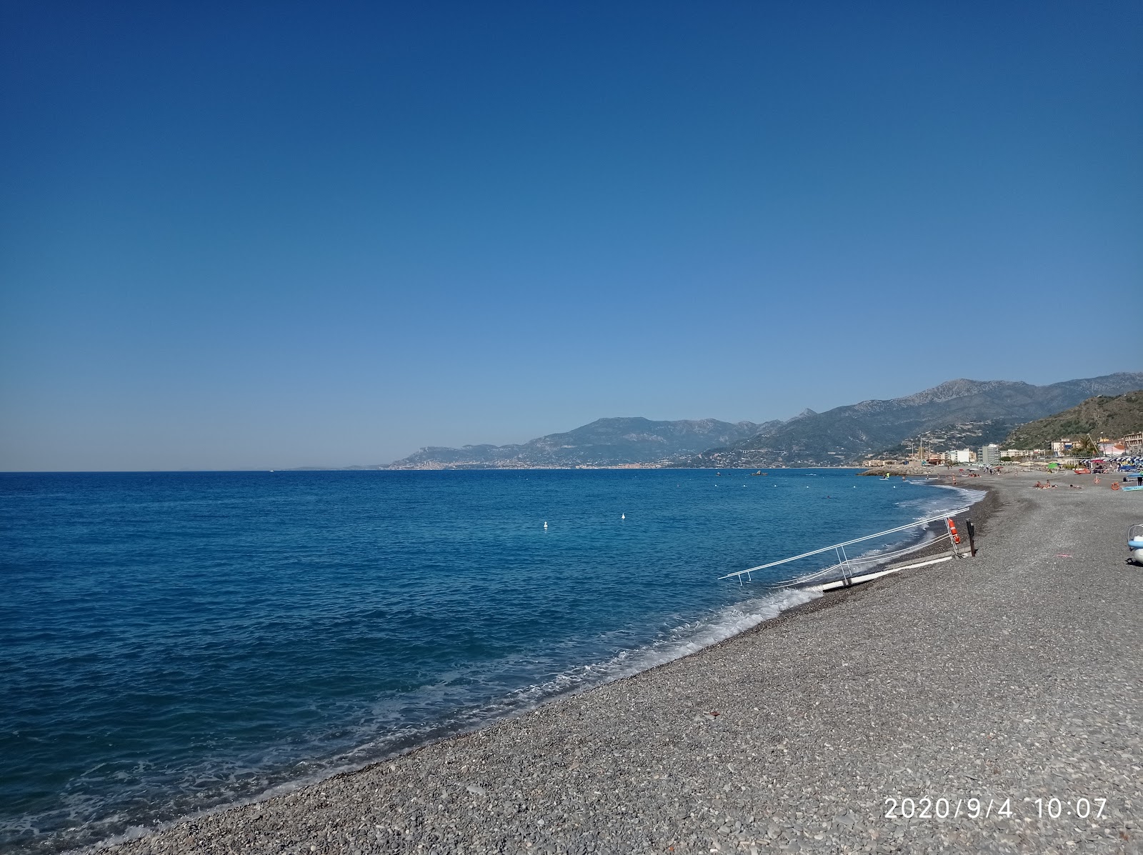 Fotografija Spiaggia di Bordighera z srednje stopnjo čistoče