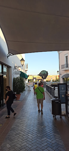 REPLAY Outlet Store - Designer Outlet Athens - Αθήνα