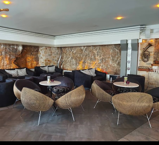 Opinii despre Λίθος Cafe în Καισαριανή - Καφετέρια