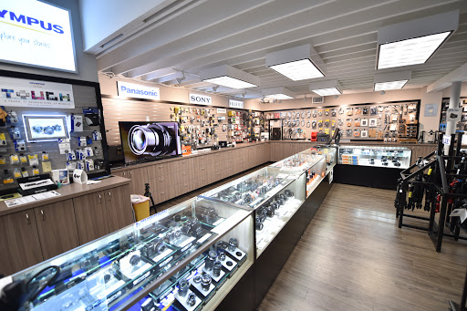 Camera Store «Roberts Camera», reviews and photos, 220 E St Clair St, Indianapolis, IN 46204, USA