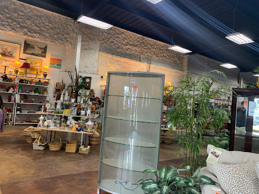 Thrift Store «Bridge House Thrift Store», reviews and photos, 4243 Earhart Blvd, New Orleans, LA 70130, USA