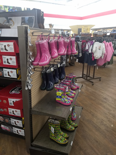 Home Improvement Store «Tractor Supply Co.», reviews and photos, 11250 Preston Hwy, Louisville, KY 40229, USA