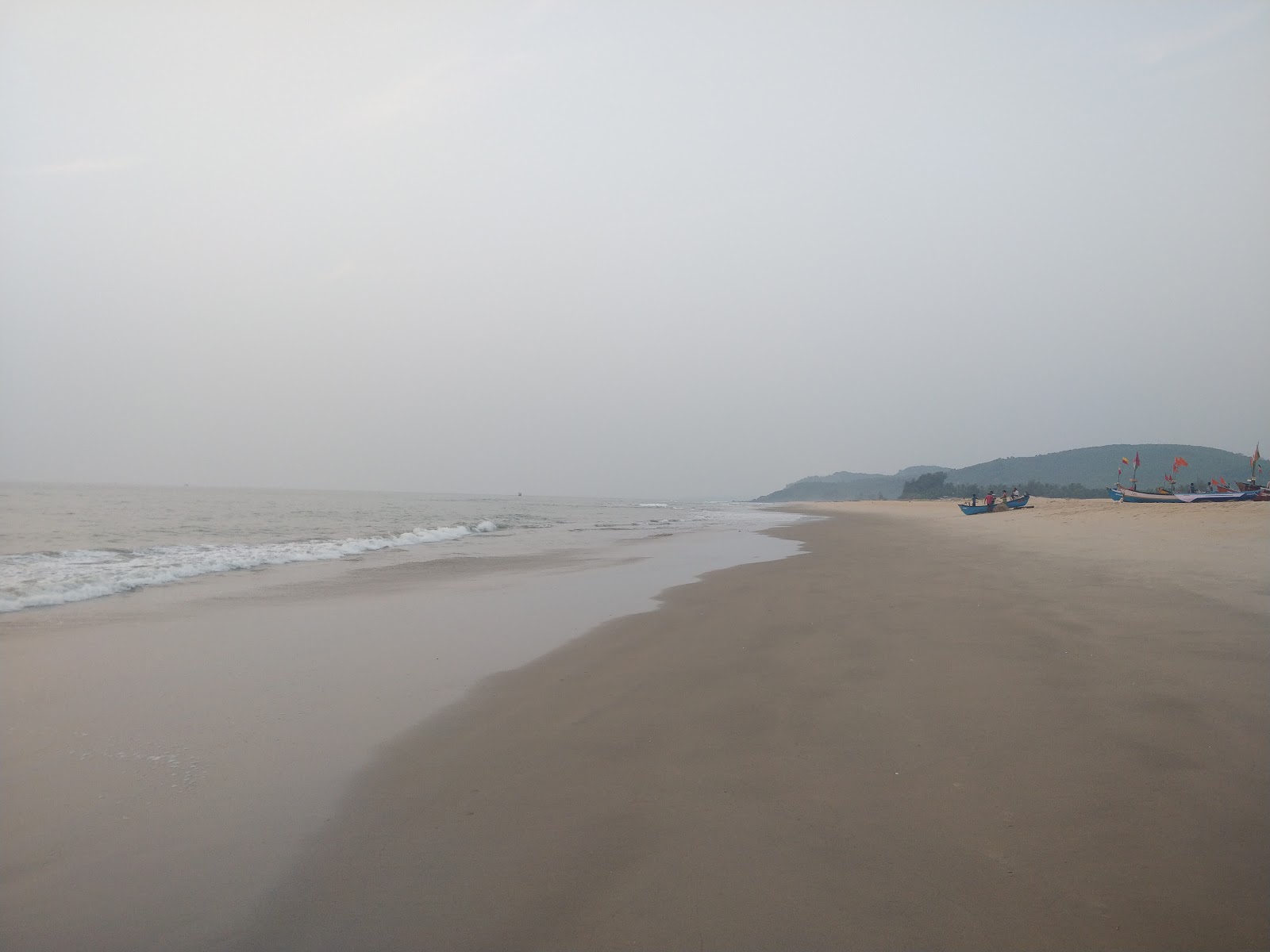 Fotografie cu Bhramha Beach cu nivelul de curățenie in medie