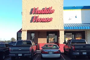 Huddle House image