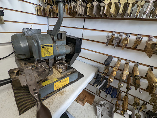 Locksmith «Armor Locksmith & Security», reviews and photos, 65-02 164th St, Fresh Meadows, NY 11365, USA