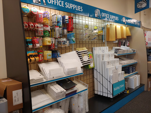 Shipping and Mailing Service «The UPS Store», reviews and photos, 17195 Silver Pkwy, Fenton, MI 48430, USA