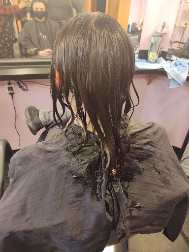 Beauty Salon «London Calling Salon», reviews and photos, 27380 Gratiot Ave, Roseville, MI 48066, USA