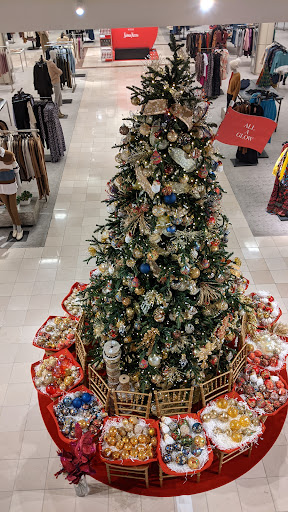 Shopping Mall «Tysons Galleria», reviews and photos, 2001 International Dr, McLean, VA 22102, USA