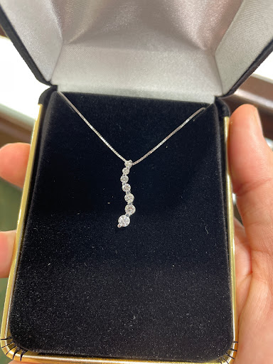 Jewelry Store «The Jewelry Exchange», reviews and photos, 501 E St Charles Rd, Villa Park, IL 60181, USA