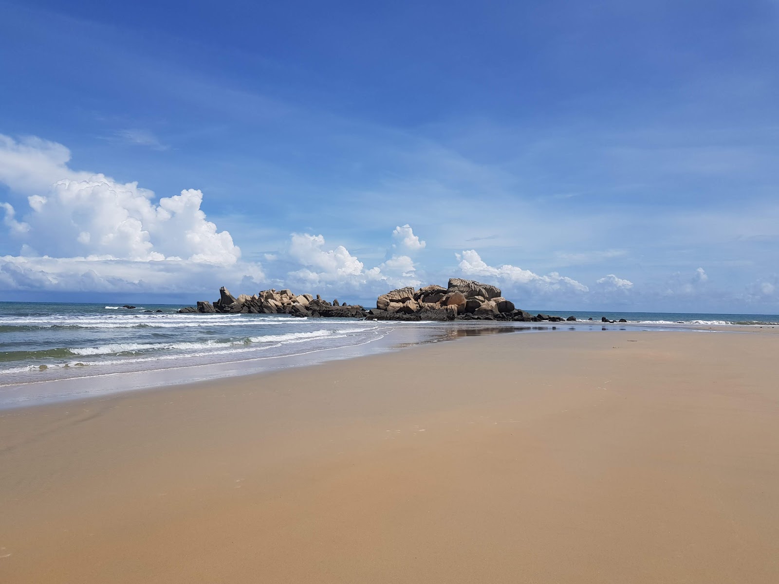 Kijal Penunjok Beach photo #9