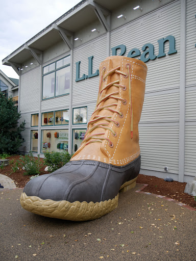 Clothing Store «L.L. Bean Outlet», reviews and photos, 1 Freeport Village Station, Freeport, ME 04033, USA