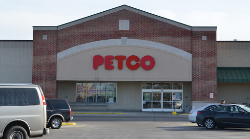 Pet Supply Store «Petco Animal Supplies», reviews and photos, 200 Edwards Blvd b, Lake Geneva, WI 53147, USA