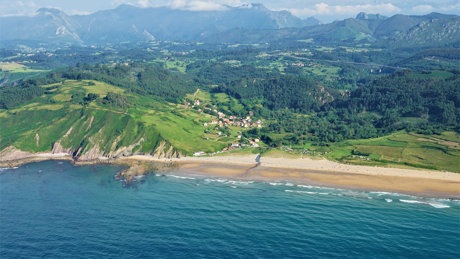 Photo de Playa la Vega - endroit populaire parmi les connaisseurs de la détente