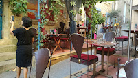Atmosphère du Restaurant marocain Le Thé à la Menthe vous fait découvrir la cuisine marocaine à Vaison-la-Romaine - n°2