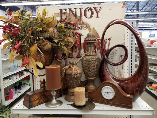 Thrift Store «Goodwill Central Texas - Lakeway», reviews and photos, 1901 RR 620 South, Lakeway, TX 78734, USA