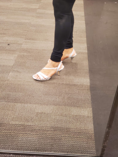 Shoe Store «DSW Designer Shoe Warehouse», reviews and photos, 345 Rockaway Turnpike, Lawrence, NY 11559, USA