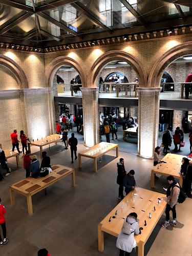 Comments and reviews of Apple Covent Garden