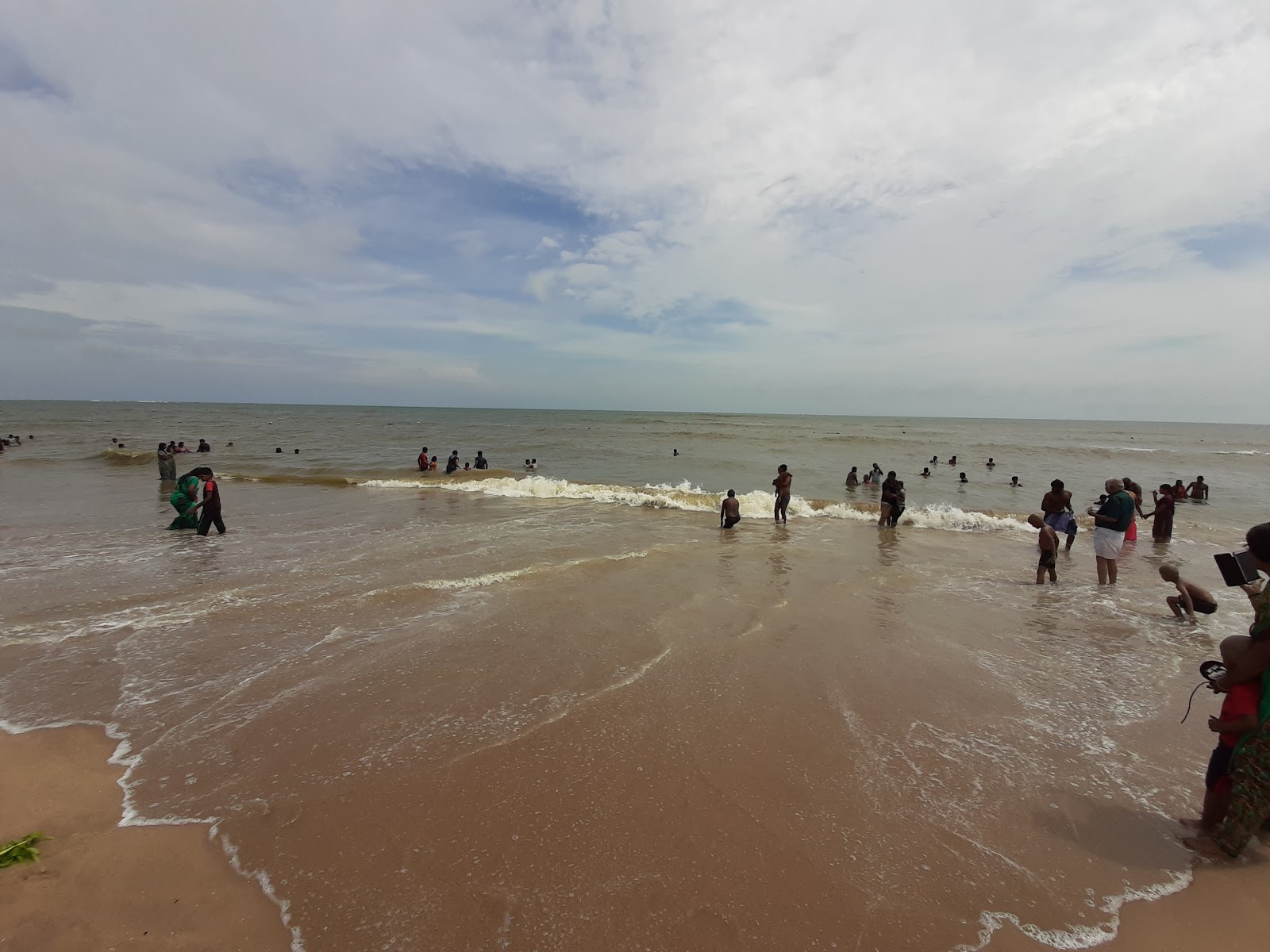 Foto di Tiruchendur Beach e l'insediamento