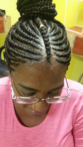 Hair Salon «La Diva hair Braiding Salon and Supplies», reviews and photos, 446 University Ave W, St Paul, MN 55103, USA