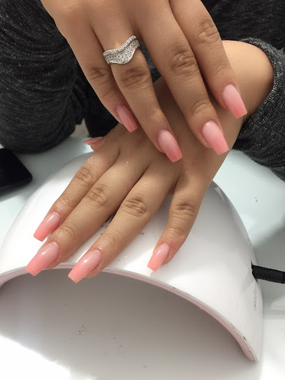 Rosi Nails