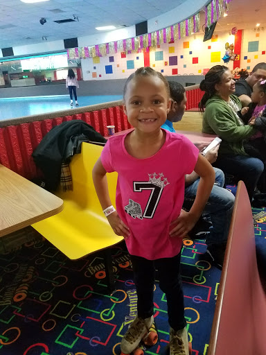 Roller Skating Rink «Bonaventure Always Family Friendly Skating Center And Birthday Parties», reviews and photos, 24505 Halsted Rd, Farmington Hills, MI 48335, USA