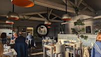 Atmosphère du Restaurant de fruits de mer Restaurant de L'Ile Benoist à Courseulles-sur-Mer - n°16