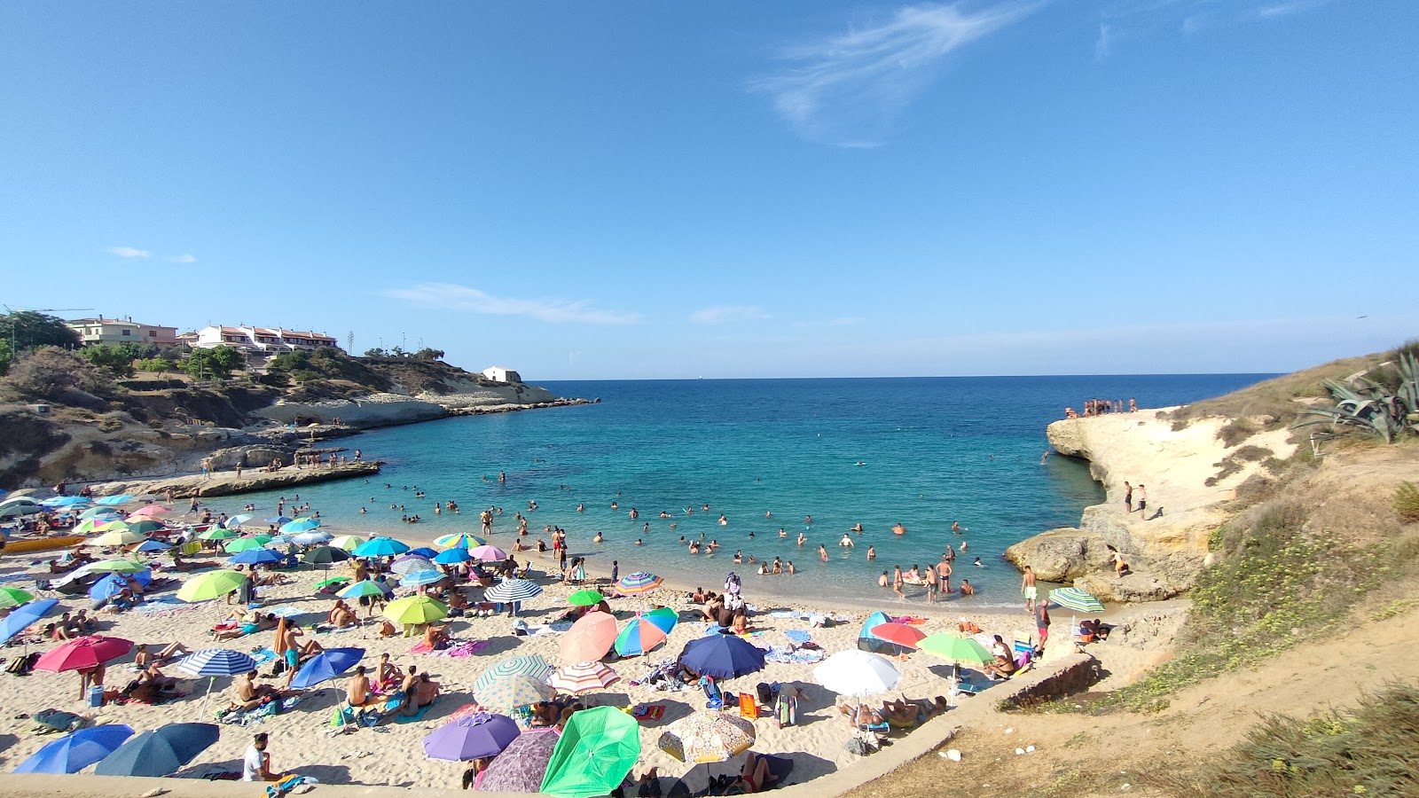 Spiaggia di Balai'in fotoğrafı parlak kum yüzey ile