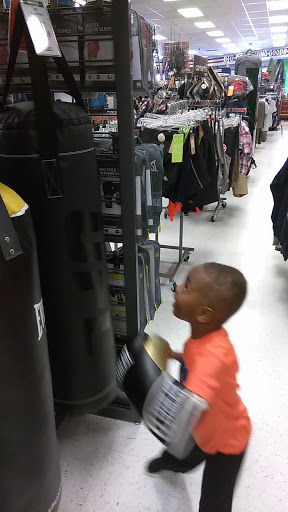 Sporting Goods Store «Big 5 Sporting Goods - Tacoma», reviews and photos, 2505 S 38th St f, Tacoma, WA 98409, USA