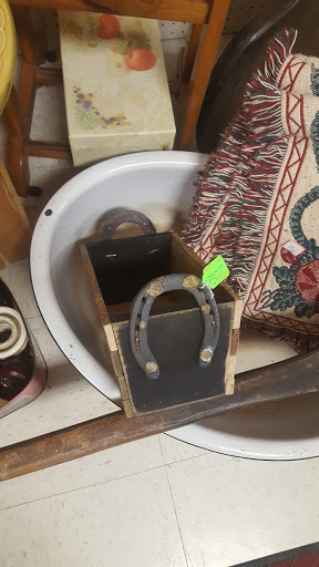 Antique Store «Grapevine Antiques & Craft», reviews and photos, 137 Erin Ln, Brodheadsville, PA 18322, USA