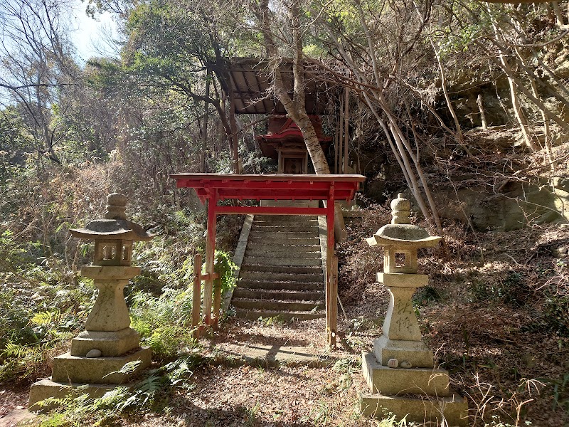 萬波稲荷神社