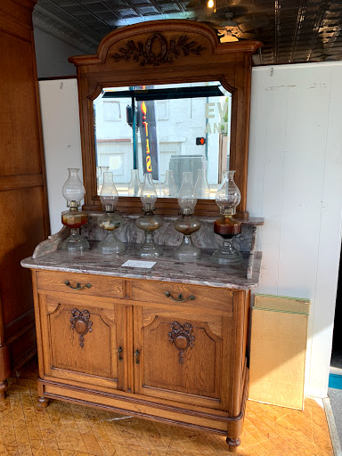 Antique Furniture Store «Every Now & Then Antique Furniture Mall», reviews and photos, 430 W Benson St, Cincinnati, OH 45215, USA