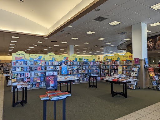 Book Store «Barnes & Noble», reviews and photos, 210 Andover St, Peabody, MA 01960, USA