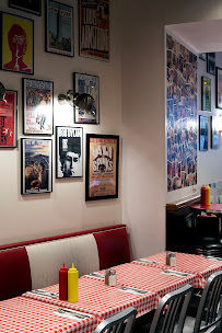 Photos du propriétaire du Restaurant de hamburgers Schwartz's Deli à Paris - n°16