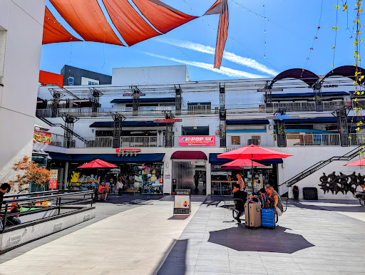 Weller Court, 123 Astronaut E S Onizuka St, Los Angeles, CA 90012, USA, 