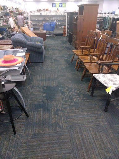 Thrift Store «Goodwill Bailey Bridge Retail Store», reviews and photos, 11749 Hull Street Rd, Midlothian, VA 23112, USA