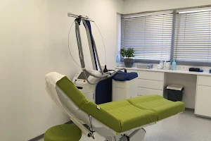 DERMAPÔLE - Clinique de Dermatologie Médicale - Esthétique - Laser à Marseille image