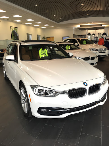 BMW Dealer «Thompson BMW», reviews and photos
