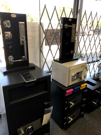 Locksmith «Golden Locks, Inc.», reviews and photos, 16582 Gothard St e, Huntington Beach, CA 92647, USA
