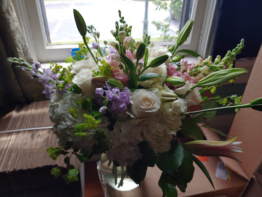 Florist «Paragon Flowers West», reviews and photos, 323 Walnut St, St Charles, IL 60174, USA