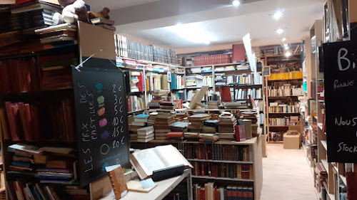 Librairie Bouquinerie Mots d'hippo Sarlat-la-Canéda