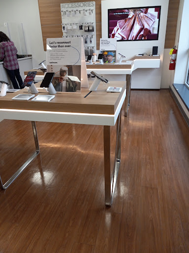 Cable Company «Optimum Store», reviews and photos, 1144 NY-109, Lindenhurst, NY 11757, USA