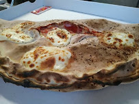 Calzone du Pizzeria Pizza Family à Rousson - n°3