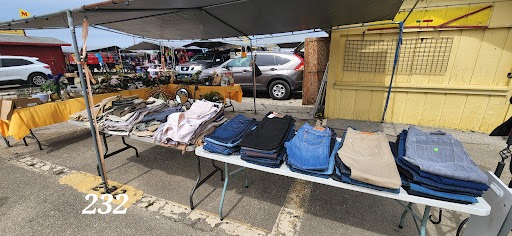 Flea Market «Montana Charlie’s», reviews and photos, 255 S Joliet Rd, Bolingbrook, IL 60440, USA