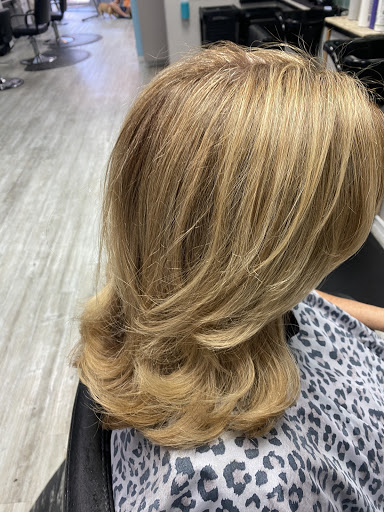 Beauty Salon «Beach Beauty Salon», reviews and photos, 3167 E Atlantic Blvd, Pompano Beach, FL 33062, USA