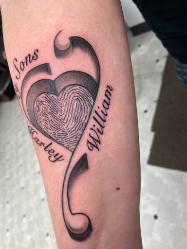 Explore collarbone tattoo ideas for guys, creative tattoo ideas in Orland, available at K1LL3R ARTW0RK